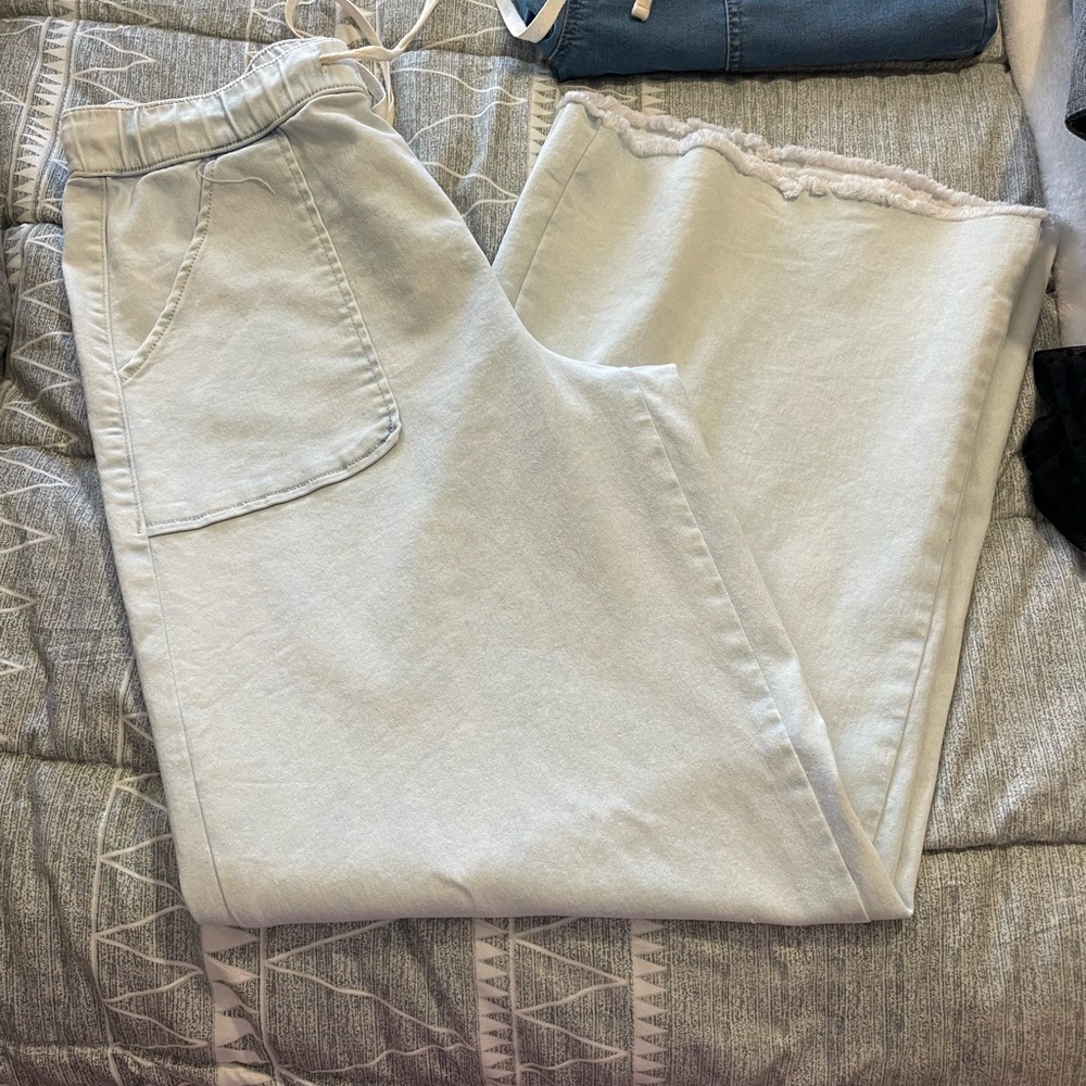 Women’s Wide Leg Jeans